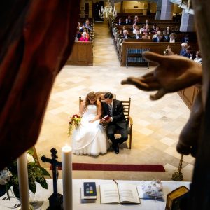 Bild eines Brautpaares von vorne oben