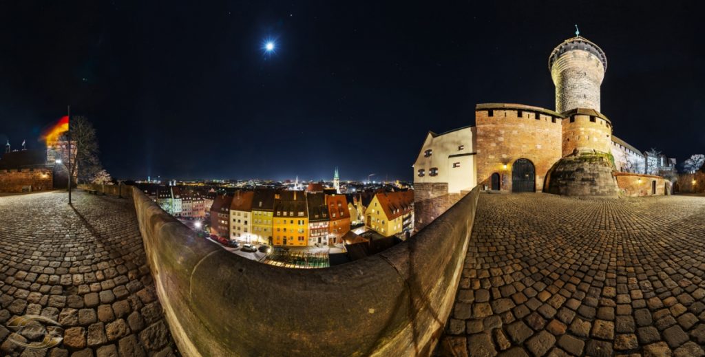 360 Grad Panorama bei Nacht über Nürnberg von der Burgfreiung aus