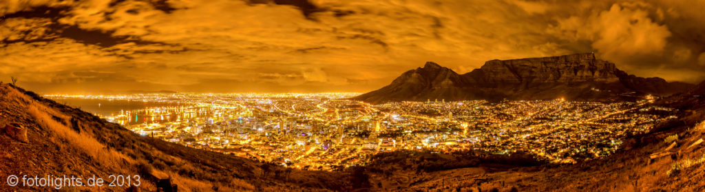 Panorama Kapstadt bei Nacht