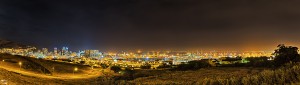 Panorama von Kapstadt bei Nacht