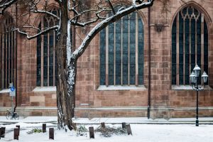 Schnee vor der Lorenzkirche