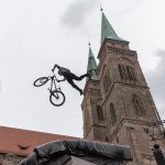 Ein Fahrer beim Red Bull District Ride
