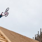 Ein Fahrer beim Red Bull District Ride