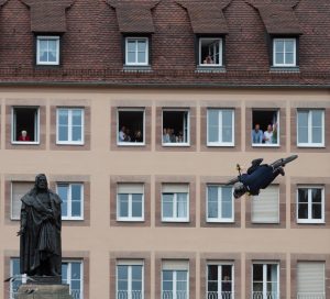 Ein Fahrer beim Red Bull District Ride